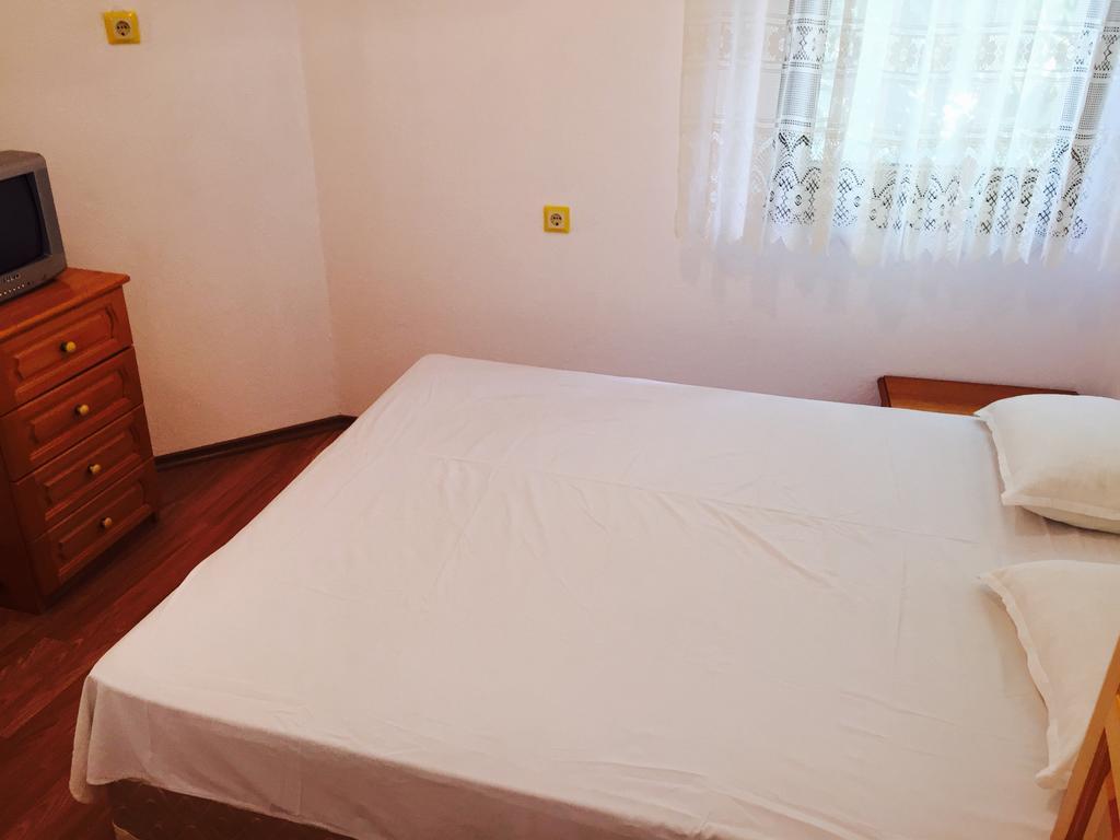 Petrovi Guest House Obzor Værelse billede