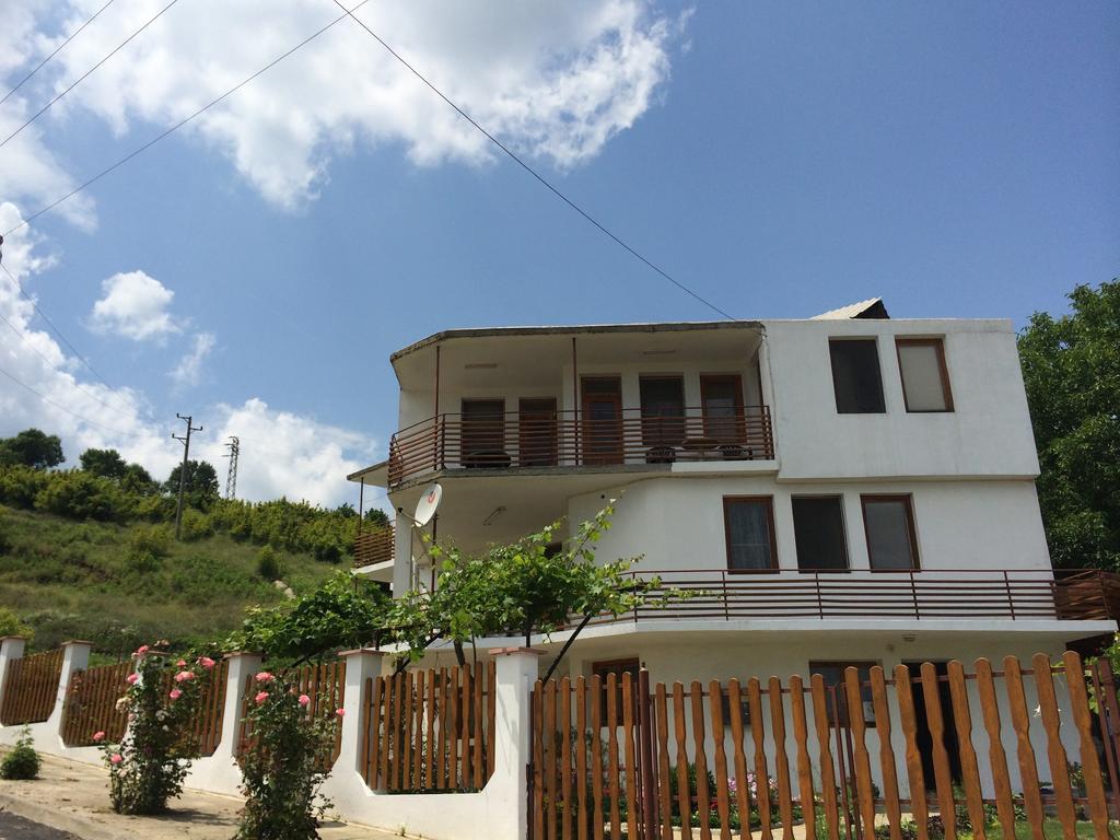Petrovi Guest House Obzor Eksteriør billede
