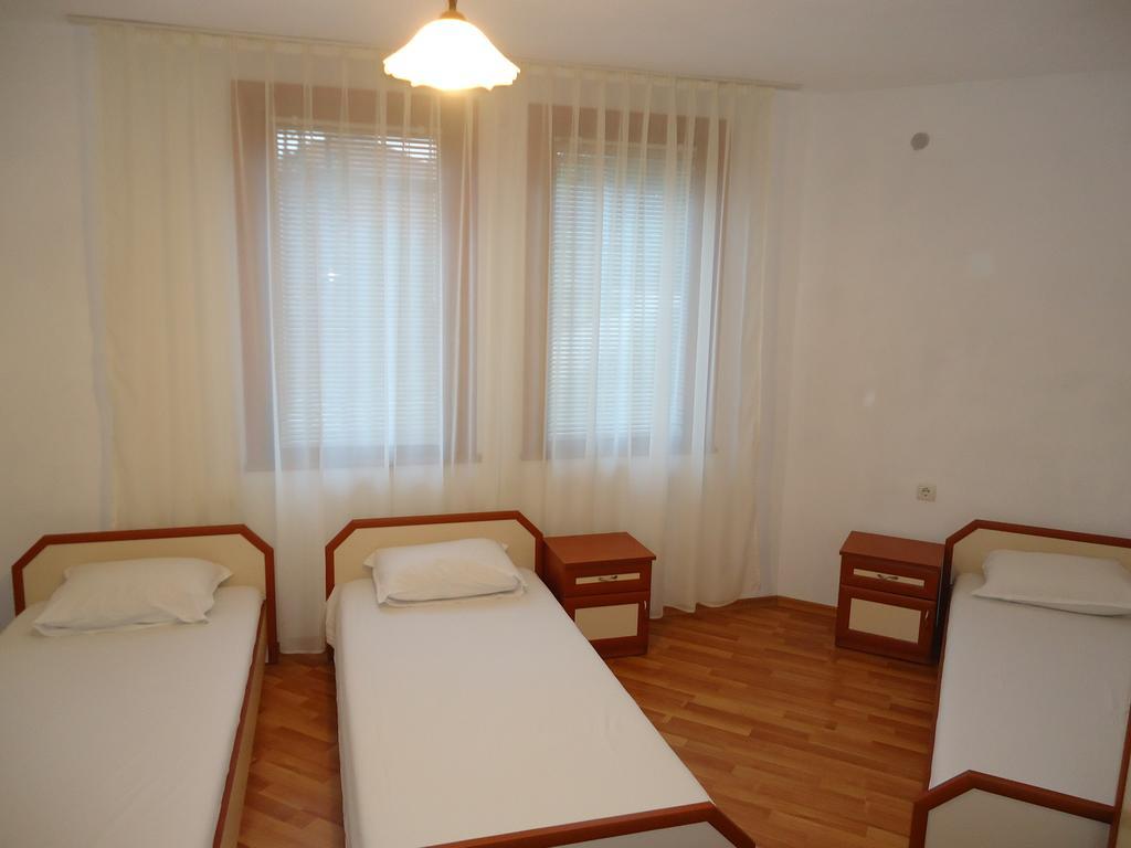 Petrovi Guest House Obzor Værelse billede